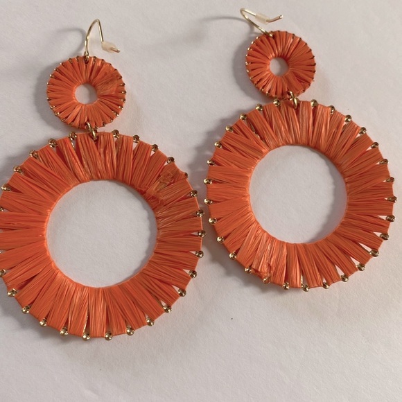 Woven raffia orange straw Hoop boho Earrings with gold trim, New without tag - Picture 4 of 5